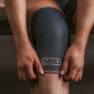 Powerlifting-Knee-Sleeves-Women-03.jpg